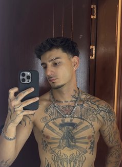 TURKISHCUTEBOY - Male escort in Riyadh Photo 5 of 8