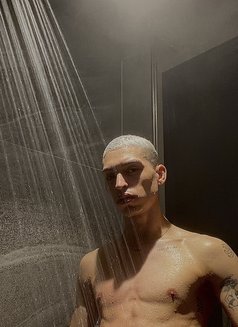 Turkishtwink - Acompañantes masculino in İstanbul Photo 2 of 4