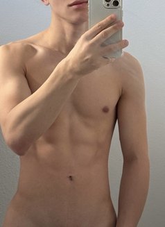 TURKTWINKBOY - Male escort in İstanbul Photo 9 of 10