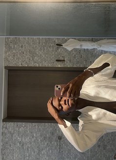 Tush - Male escort in Nairobi Photo 1 of 5