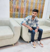 Tushank - Male escort in New Delhi