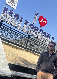 Tushar M - Male escort in New Delhi Photo 11 of 12