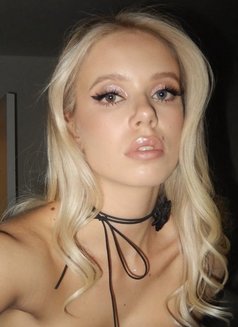 Tusia - escort in Bangkok Photo 2 of 8