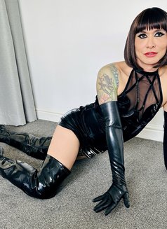 Tv Junot Colombian🇨🇴 in NEWCASTLE - Transsexual escort in Newcastle upon Tyne Photo 25 of 30