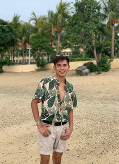 Twiinkk - Male escort in Manila Photo 5 of 5