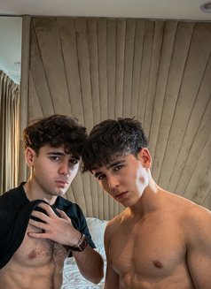 Twin 🇷🇺Brothers🇷🇺 - Acompañantes masculino in Riyadh Photo 5 of 5