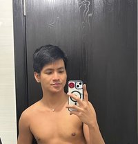 Twin Ky D - Male escort in Manila