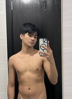 Twin Ky D - Male escort in Manila Photo 2 of 2