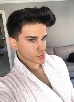 Twink Andy - Acompañantes masculino in İstanbul Photo 1 of 1