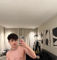 Twink_aref - Male escort in İstanbul Photo 8 of 9