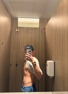 Twink Bi - Male escort in Georgetown, Penang Photo 4 of 20