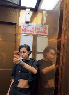 Twink Boy - Male escort in Al Manama Photo 3 of 6