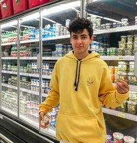 Twink Carl - Acompañantes masculino in Dubai Photo 11 of 11