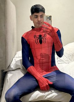 Twink Carl - Male escort in Dubai Photo 3 of 9