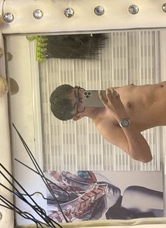 Twink Chris - Acompañantes masculino in Manila Photo 6 of 7