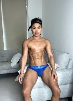 Twink Colombian vers - Acompañantes masculino in Dubai Photo 12 of 13