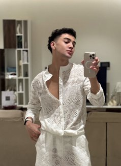 Twink Daniel - Male escort in İstanbul Photo 7 of 8