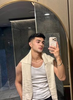 Twink Daniel - Male escort in İstanbul Photo 3 of 14