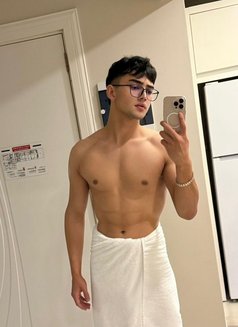 Twink Daniel - Male escort in İstanbul Photo 4 of 14