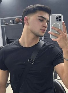 Twink Daniel - Male escort in İstanbul Photo 5 of 14