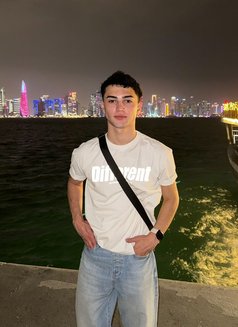 Twink Daniel - Male escort in İstanbul Photo 9 of 14
