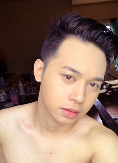 Twink Handsome Asian - Male escort in Dubai Photo 4 of 10