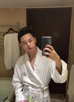 Twink Handsome Asian - Male escort in Dubai Photo 6 of 10