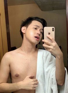Twink Handsome Asian - Male escort in Dubai Photo 9 of 10