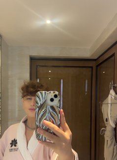 Twink harry - Male escort in Jeddah Photo 9 of 12