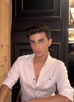 Twink Alex - Male escort in İstanbul Photo 3 of 3
