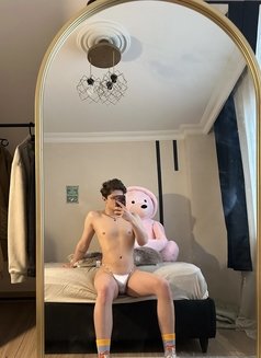 Twink_aref - Male escort in Jeddah Photo 11 of 12