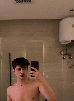 Twink_romeo - Male escort in Riyadh Photo 9 of 9