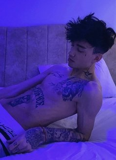 Twink Sami - Male escort in Dubai Photo 1 of 13