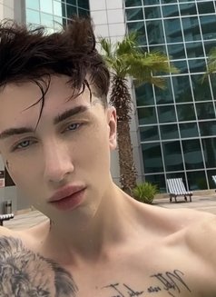 Twink Sami - Male escort in Dubai Photo 11 of 13