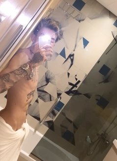 Twink Sami - Male escort in Dubai Photo 13 of 13