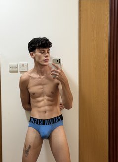Twink - Male escort in Dubai Photo 1 of 11