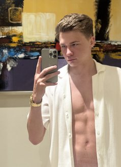 Twink Tyler - Male escort in Dubai Photo 12 of 14