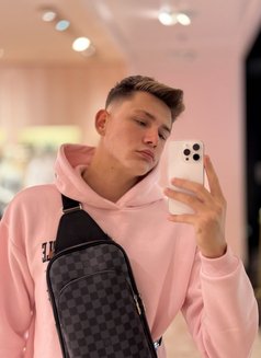 Twink Tyler - Male escort in Dubai Photo 15 of 19