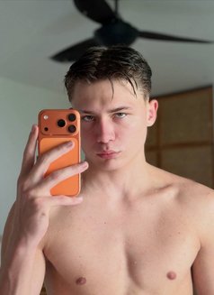 Twink Tyler - Male escort in Dubai Photo 12 of 14