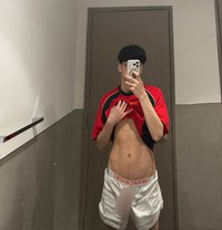 Twink xl - Acompañantes masculino in Dubai Photo 5 of 5