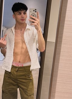 Twink xl - Male escort in Riyadh Photo 9 of 11
