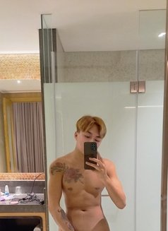 Twink Young and Fresh - Male escort in Jakarta Photo 4 of 7