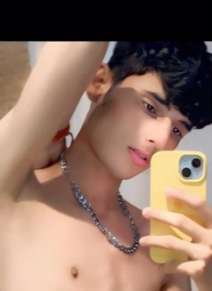 Twinkboy - Male escort in Al Manama Photo 4 of 5