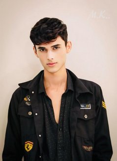 Twinkboy - Male escort in Al Manama Photo 5 of 5