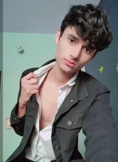 Twinkboy - Male escort in Al Manama Photo 2 of 4