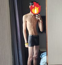 Twinkboy - Male escort in Al Manama Photo 13 of 16