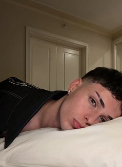 TwinkDemir - Male escort in İstanbul Photo 1 of 4