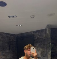 Twinkedvard - Male escort in Jeddah Photo 2 of 4