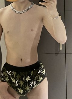 Twinkedvard - Male escort in Jeddah Photo 7 of 7