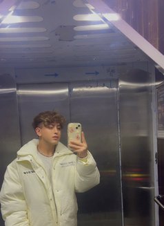 Twinkedvard - Acompañantes masculino in Riyadh Photo 5 of 7